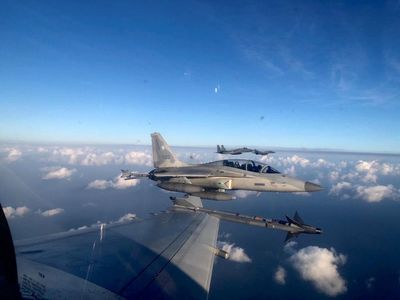 Potret Latihan Gabungan Pesawat Tempur Filipina-AS di Laut China Selatan