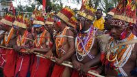 Potret Masyarakat Adat Papua Ikut Karnaval Budaya Hari Otsus