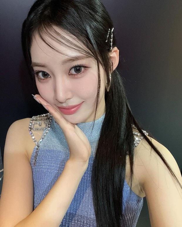 Potret Zoa Weeekly/ Foto: instagram.com/_weeekly Potret Zoa Weeekly