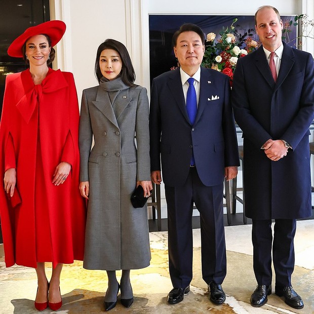 Penampilan Kate Middleton saat menyambut rombongan Korea Selatan