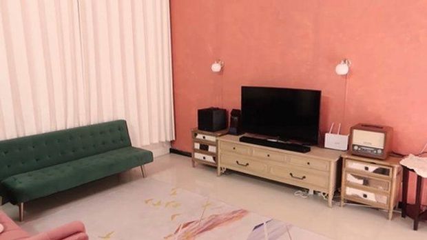 Rumah Arumi Bachsin dan Emil Dardak