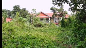 Foto Rumah Mewah Sinetron Azab Kini Kosong Banyak Tanaman Liar