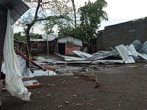 52 Rumah Rusak Akibat Angin Kencang di Batulayar Lombok Barat