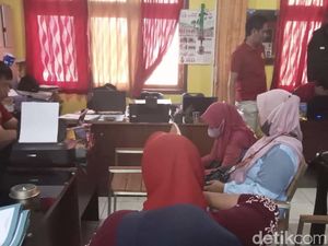 Tabungan Tak Bisa Cair, Nasabah BMT di Rembang Ramai-ramai Ngadu ke Polisi Tabungan Tak Bisa Cair, Nasabah BMT di Rembang Ramai-ramai Ngadu ke Polisi