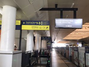 Waktu Tunggu LRT Jabodebek Tak Lagi Sejam, Penumpang Ini Balik Naik Lagi