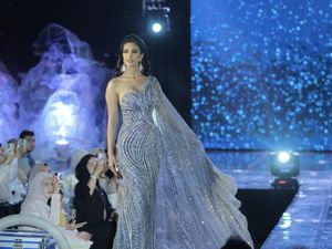 Bareng Aura Kasih, Vina Anggi Sitorus Bikin Kagum Bergaun Pengantin