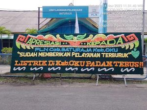 Listrik Sering Padam, Warga Kirim Karangan Bunga ke Kantor PLN Baturaja OKU