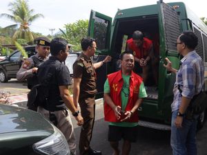 16 Tersangka Pembakaran Resort Bugbug Kini Ditahan di Lapas Karangasem 16 Tersangka Pembakaran Resort Bugbug Kini Ditahan di Lapas Karangasem
