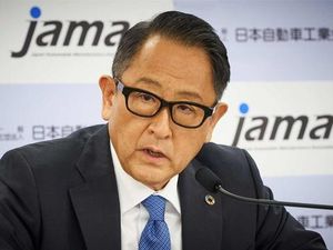 Bos Toyota Komentari Mobil Listrik Lagi: Malah Tambah Emisi! Bos Toyota Komentari Mobil Listrik Lagi: Malah Tambah Emisi!