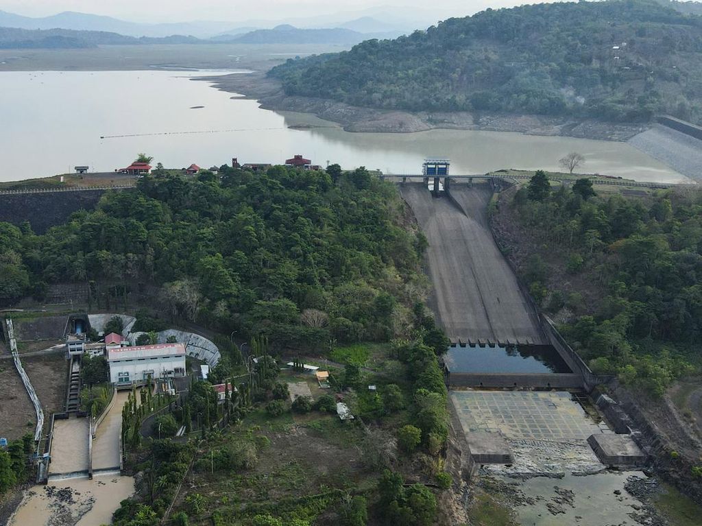 Bendungan Menyusut, PLTA Bili-bili di Sulsel Berhenti Beroperasi Bendungan Menyusut, PLTA Bili-bili di Sulsel Berhenti Beroperasi