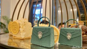 Di Sini Kamu Bisa Ngeteh Cantik, Ada Kue Berbentuk Tas Mungil Bulgari Serpenti