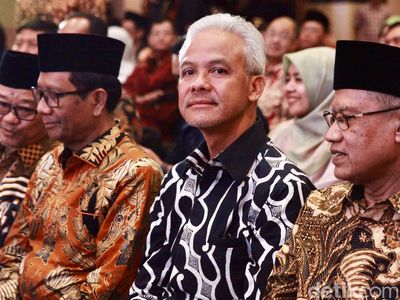 Berbatik, Ganjar-Mahfud Hadiri Dialog Terbuka di UMJ
