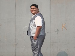 Giant Jay Bawa Pesan Inspiratif di Runtuh Jadi Utuh