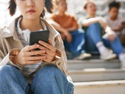 Kecanduan Media Sosial Berdampak Buruk, Ini Ciri-cirinya