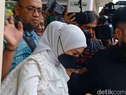 Belum Ada Mediasi dengan Ammar Zoni, Irish Bella Membisu Usai Sidang Cerai