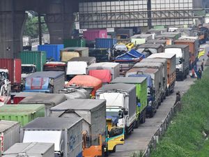 6 Fakta Macet Tol Cibitung Mengular Sampai Jauh Imbas Demo Buruh 6 Fakta Macet Tol Cibitung Mengular Sampai Jauh Imbas Demo Buruh