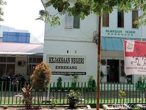 Kejari Enrekang Endus Indikasi Penyelewengan Gaji Honorer di Dinas Kesehatan Kejari Enrekang Endus Indikasi Penyelewengan Gaji Honorer di Dinas Kesehatan