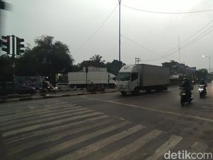 Demo Buruh Selesai, Lalu Lintas Cibitung Arah Cikarang Kembali Normal
