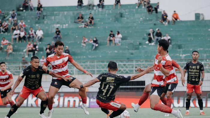 Potret laga Madura United vs Bali United, Kamis (23/11/2023) di Madura