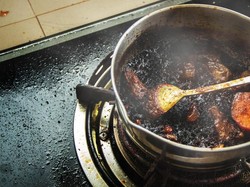 Cara Menyelamatkan Makanan Gosong agar Masih Bisa Dinikmati
