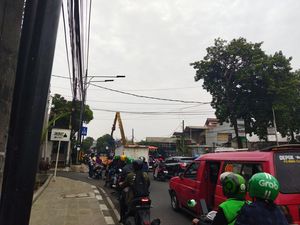 Masih Ada Proyek Polder, Jalan TB Simatupang Macet Pagi Ini