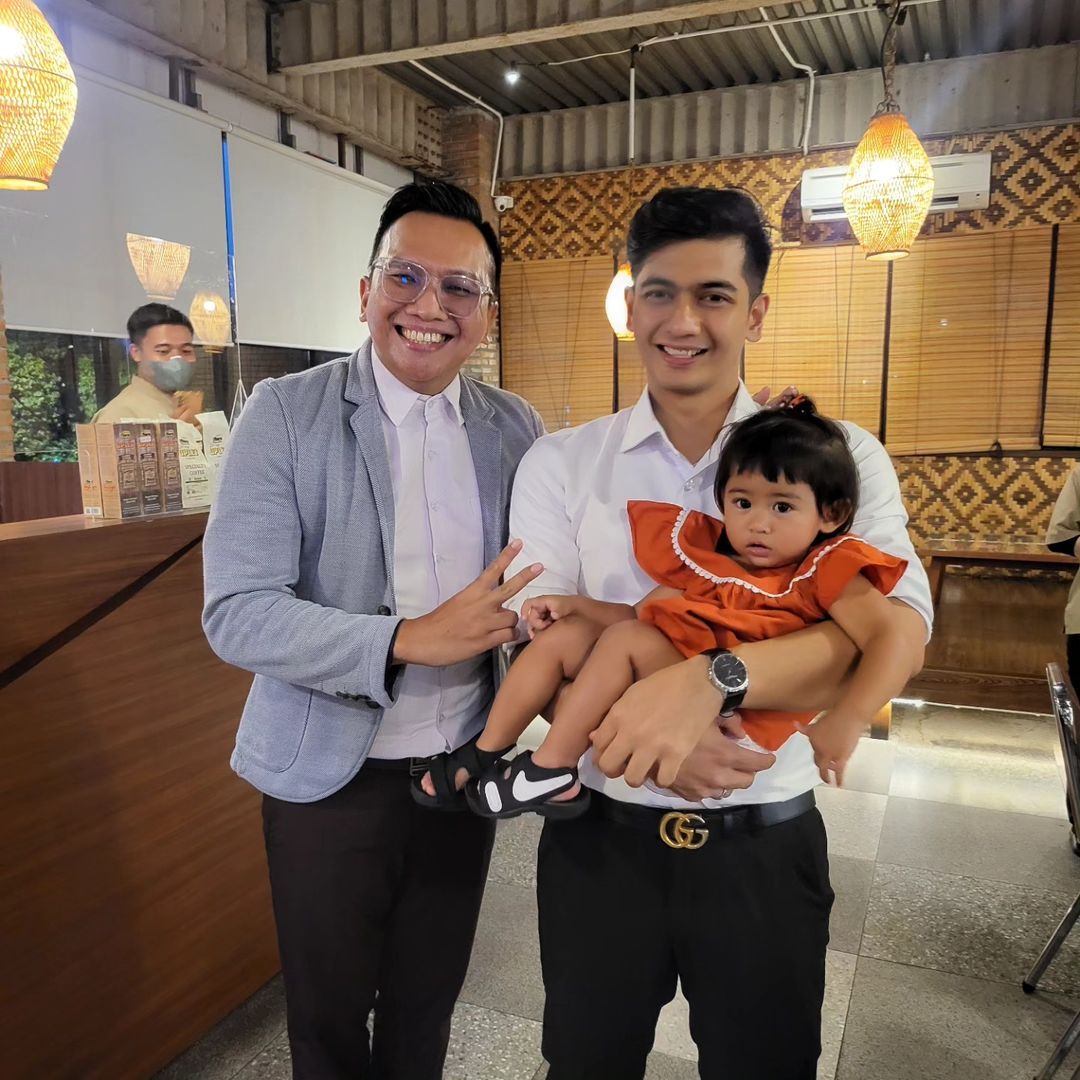 Momen Wisuda Teuku Ryan