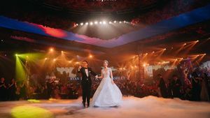 10 Foto Dekorasi Megah Pernikahan Ryan dan Gwen, Crazy Rich Surabaya Viral