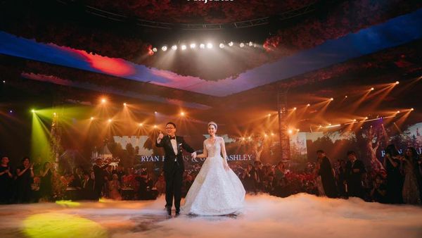 10 Foto Dekorasi Megah Pernikahan Ryan dan Gwen, Crazy Rich Surabaya Viral