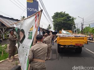 Bawaslu Kuningan Tertibkan Ribuan Alat Peraga Kampanye Ilegal
