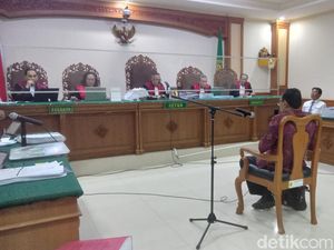 Putra Sastra Diduga Fasilitasi Anak-anak Pejabat Unud Jadi Mahasiswa Baru Putra Sastra Diduga Fasilitasi Anak-anak Pejabat Unud Jadi Mahasiswa Baru