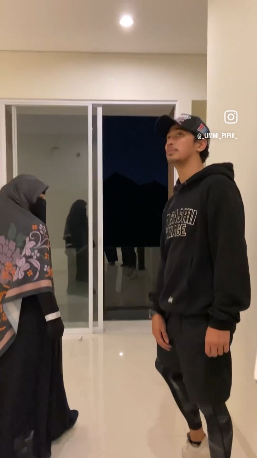 Umi Pipik dan Abidzar