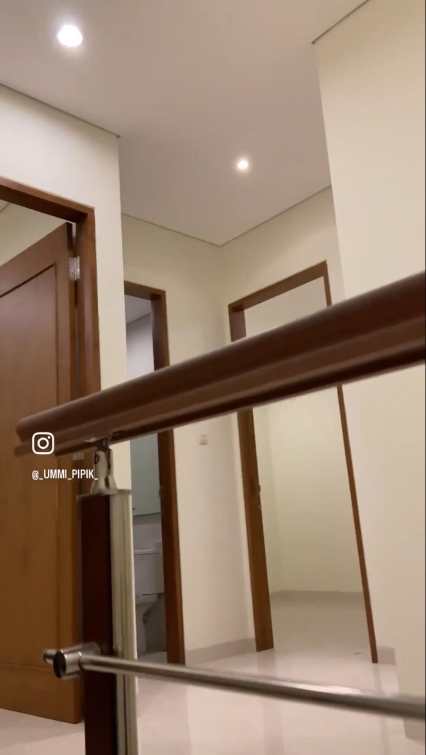 Umi Pipik dan Abidzar