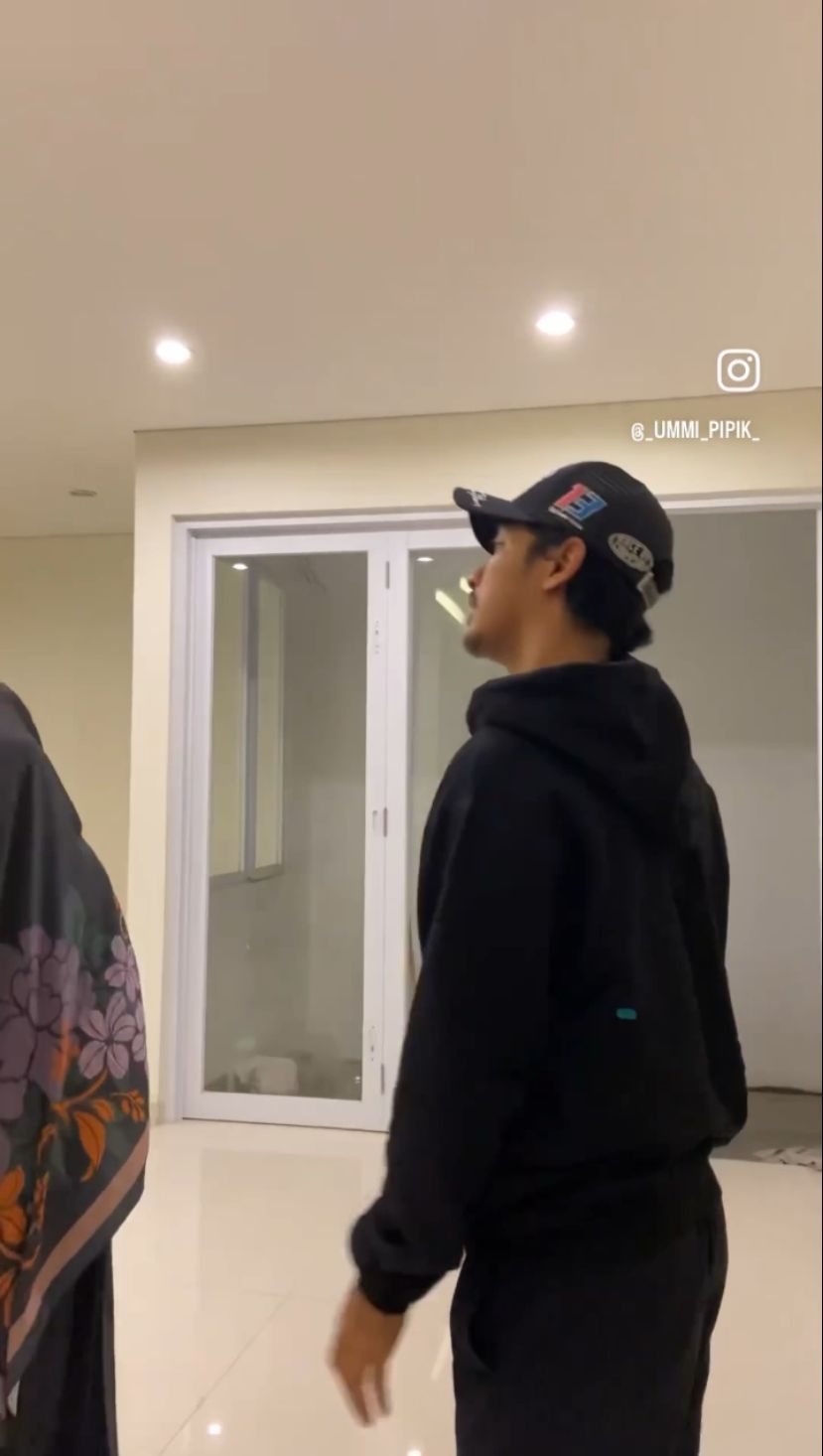 Umi Pipik dan Abidzar