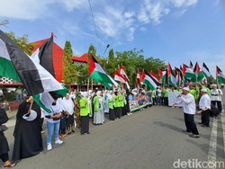 Aksi Bela Palestina Wonogiri, Massa Bagikan Seribuan Semangka