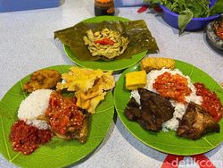 Makan Siang dengan Menu Sundaan Sedap dan Enak Ada di Sini!