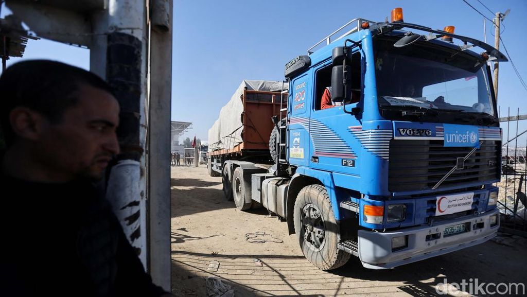 Gencatan Senjata Dimulai, Truk Bantuan Mulai Masuk Gaza Gencatan Senjata Dimulai, Truk Bantuan Mulai Masuk Gaza