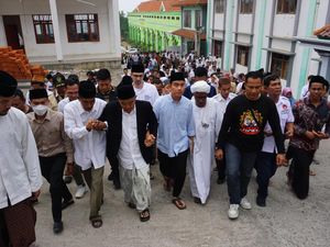 Doa Ribuan Santri Ponpes Amanatul Ummah untuk Gibran