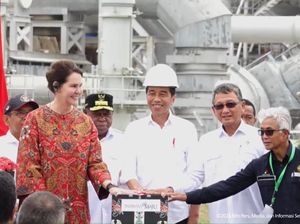 Jokowi Resmikan Proyek Tangguh Train 3 di Teluk Bintuni Papua Barat Jokowi Resmikan Proyek Tangguh Train 3 di Teluk Bintuni Papua Barat