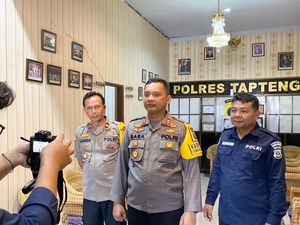 Polisi Selidiki Penyerangan Mobil Ketua DPP NasDem-1 Orang Ditikam di Tapteng Polisi Selidiki Penyerangan Mobil Ketua DPP NasDem-1 Orang Ditikam di Tapteng