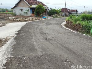 Hore! Jalan Rusak Dikeruk Lurah Pagerjurang Gunungkidul Akhirnya Diperbaiki Hore! Jalan Rusak Dikeruk Lurah Pagerjurang Gunungkidul Akhirnya Diperbaiki