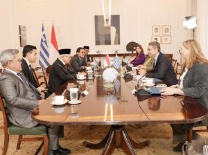 Maruf Kenalkan Destinasi Wisata RI ke PM Yunani: Banyak Selain Bali