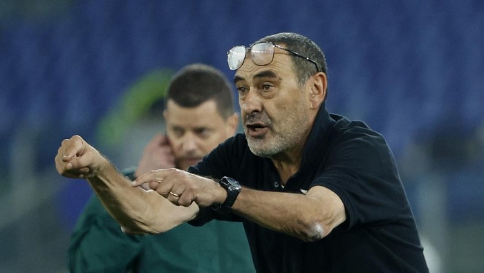 Soccer Football - Champions League - Group E - Lazio v Feyenoord - Stadio Olimpico, Rome, Italy - November 7, 2023 Lazio coach Maurizio Sarri reacts REUTERS/Remo Casilli