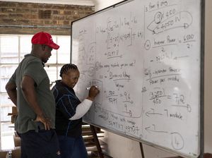 Studi: Pendidikan Bisa Memutus Rantai Kemiskinan, Bagaimana Caranya?