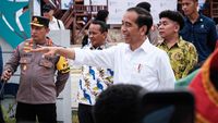 Momen Jokowi Buka Sail Teluk Cenderawasih 2023