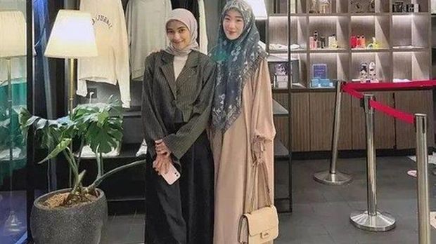 Nadya Mustika Rahayu dan Larissa Chou