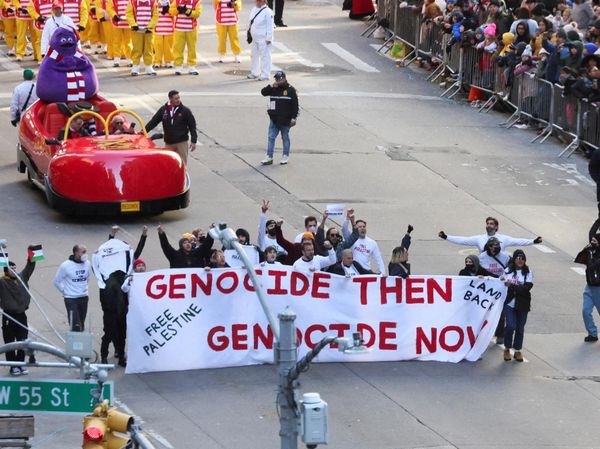 Parade Thanksgiving di AS Diwarnai Demo Pro-Palestina