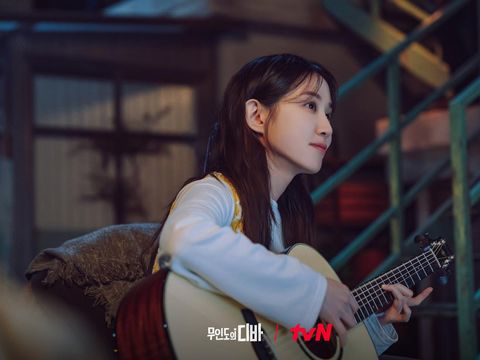 Park Eun Bin di Drama Castaway Diva / Foto : x.com/CJnDrama