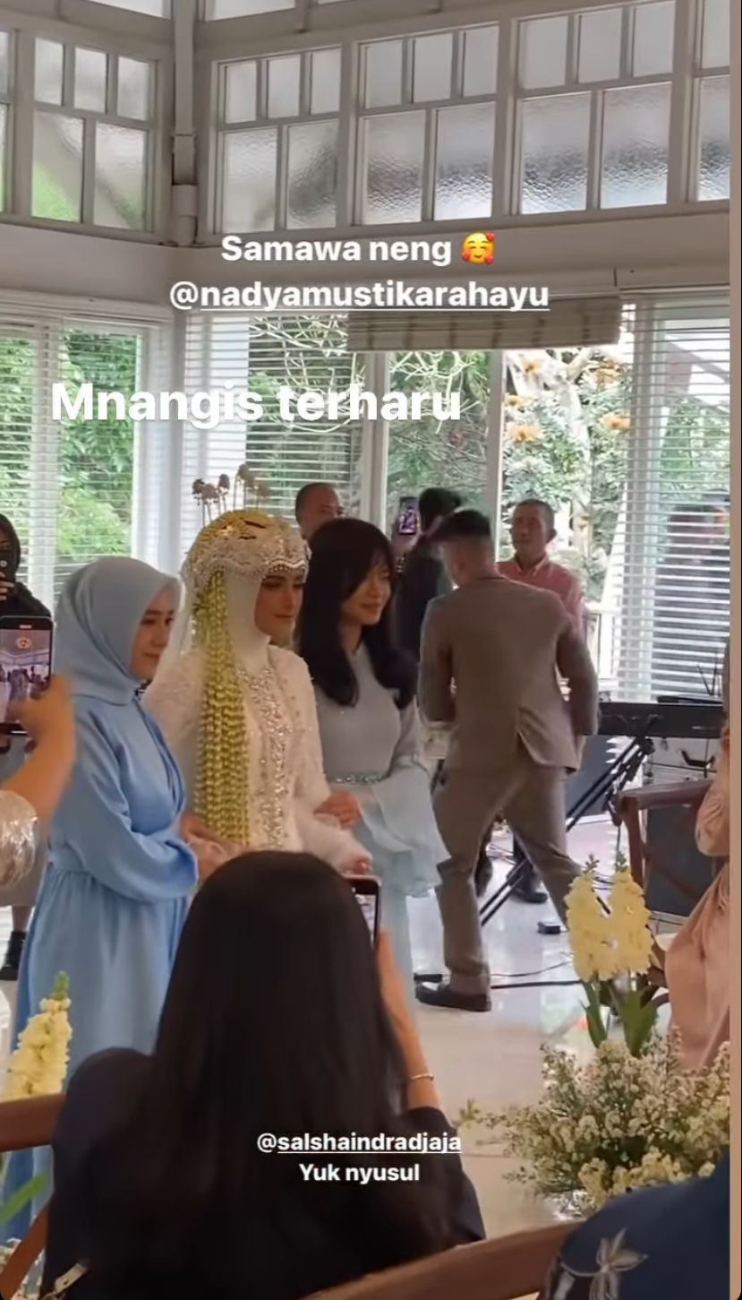 Pernikahan Nadya Mustika Rahayu dan Iqbal Rosadi