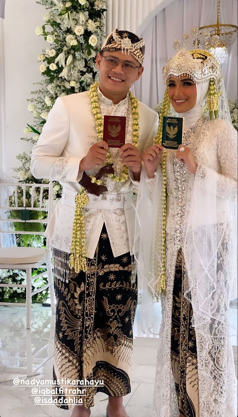 Pernikahan Nadya Mustika Rahayu dan Iqbal Rosadi