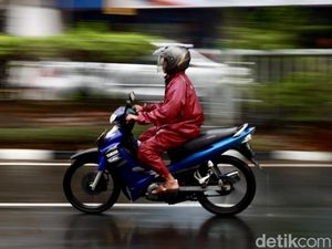 Potret Jakarta Diguyur Hujan Sore Ini